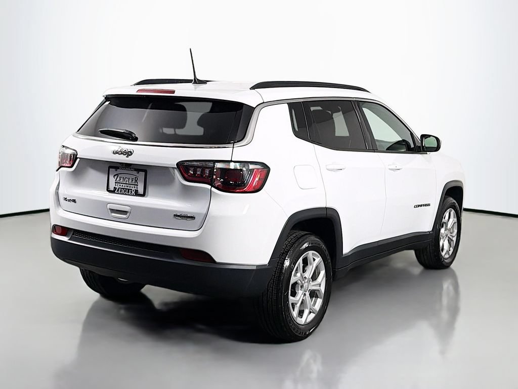 Used 2024 Jeep Compass Latitude AWD/4WD image 7