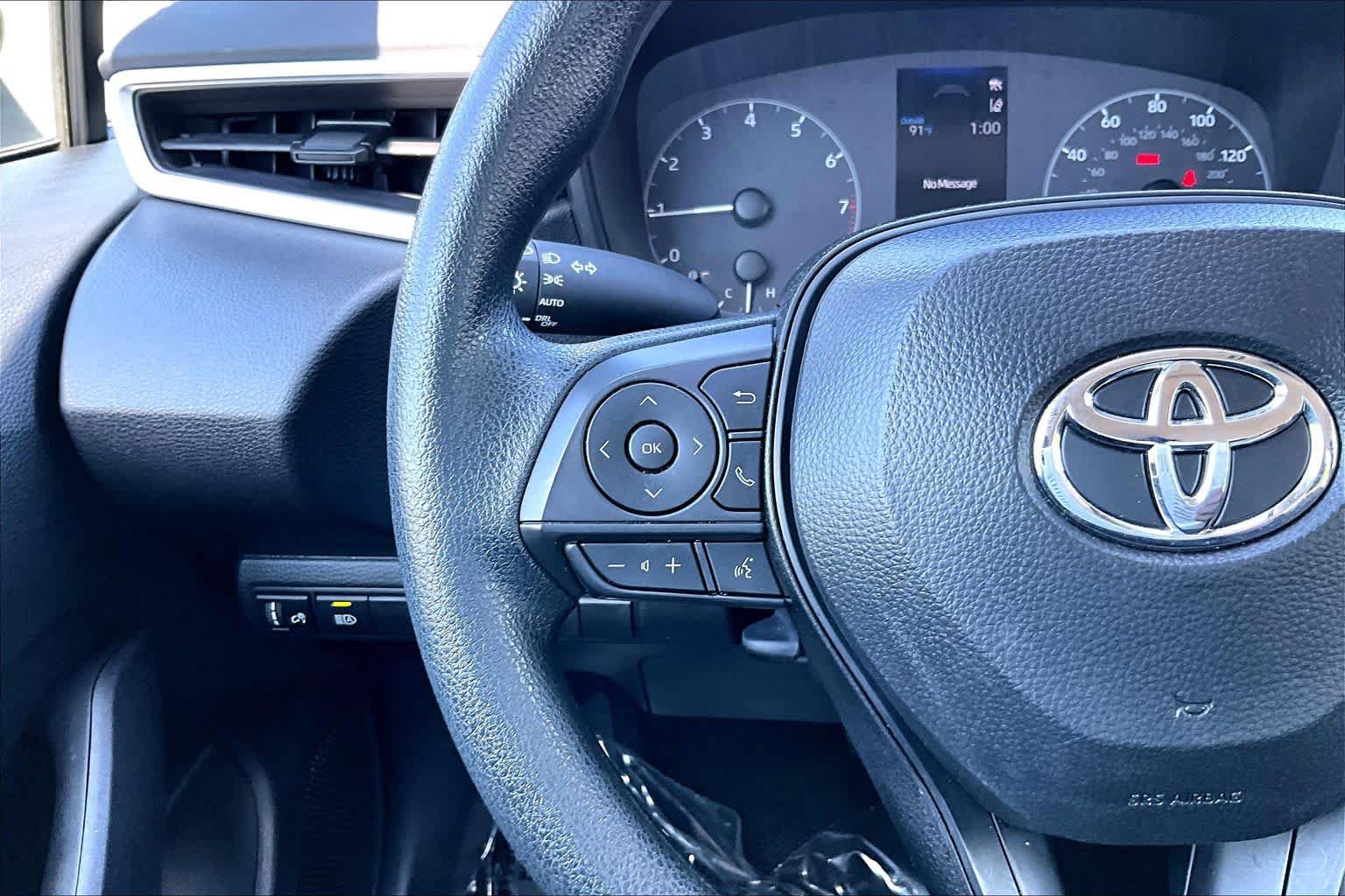 Used 2025 Toyota Corolla LE w/ LE Premium Package FWD image 23