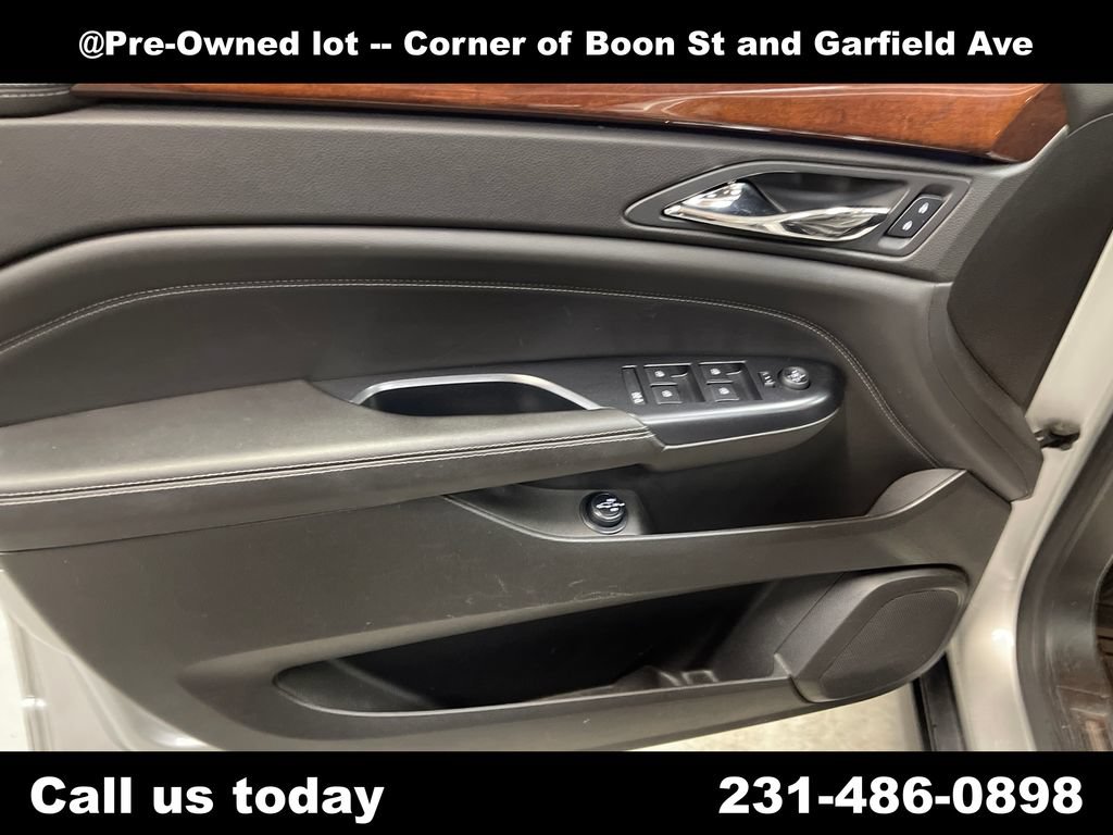 Used 2013 Cadillac SRX Luxury w/ Driver Awareness Package AWD/4WD image 15