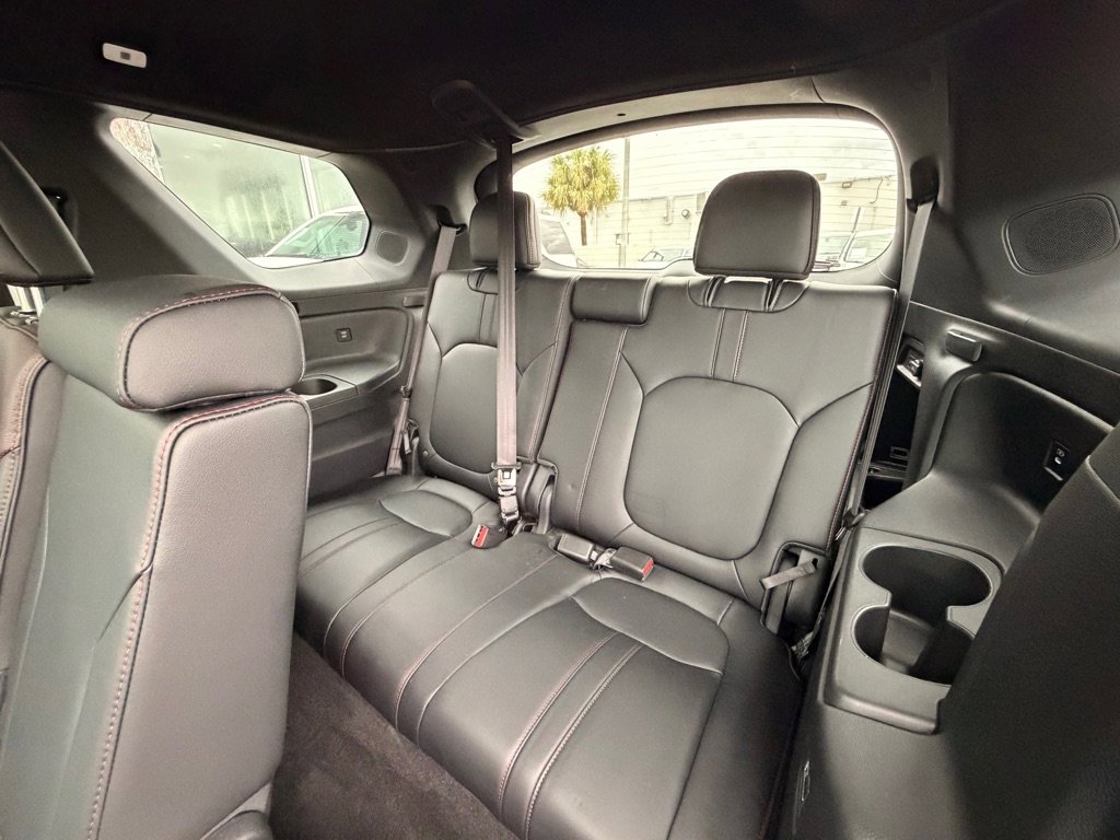 Used 2025 Honda Pilot Black Edition image 26