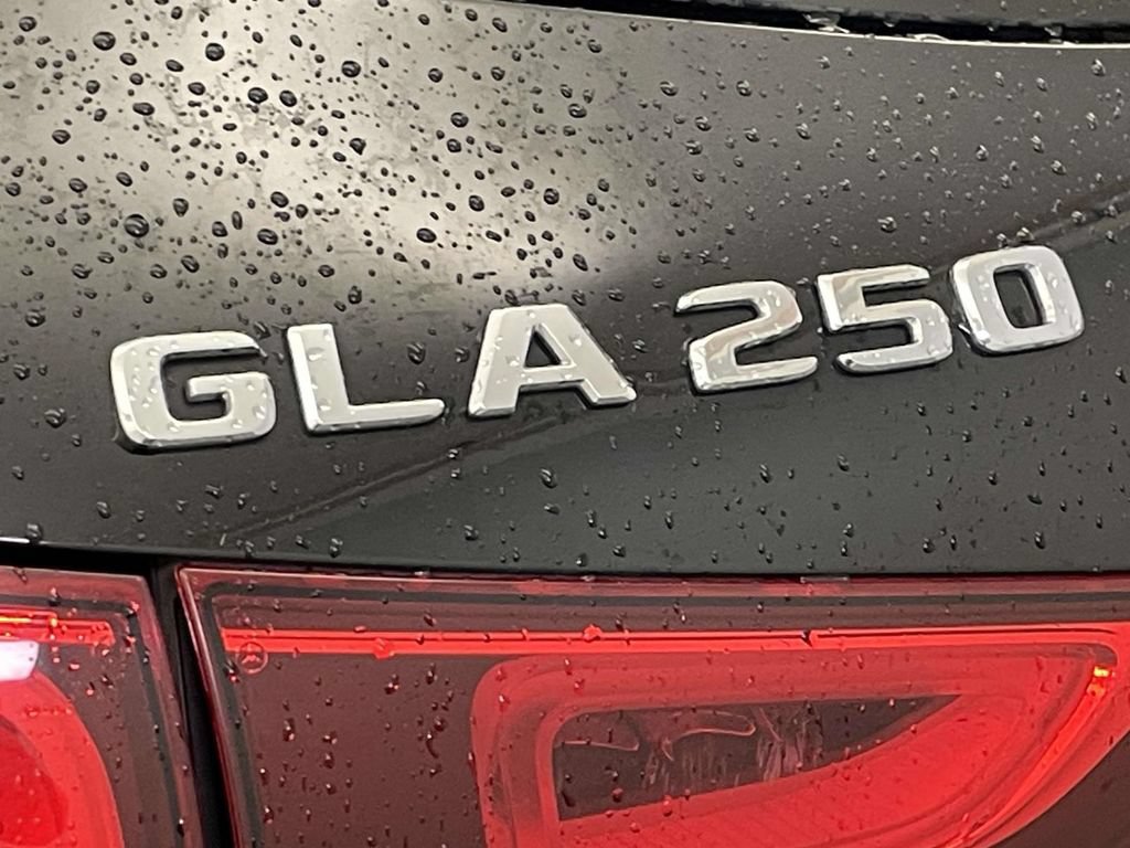 Used 2021 Mercedes-Benz GLA 250 4MATIC image 10