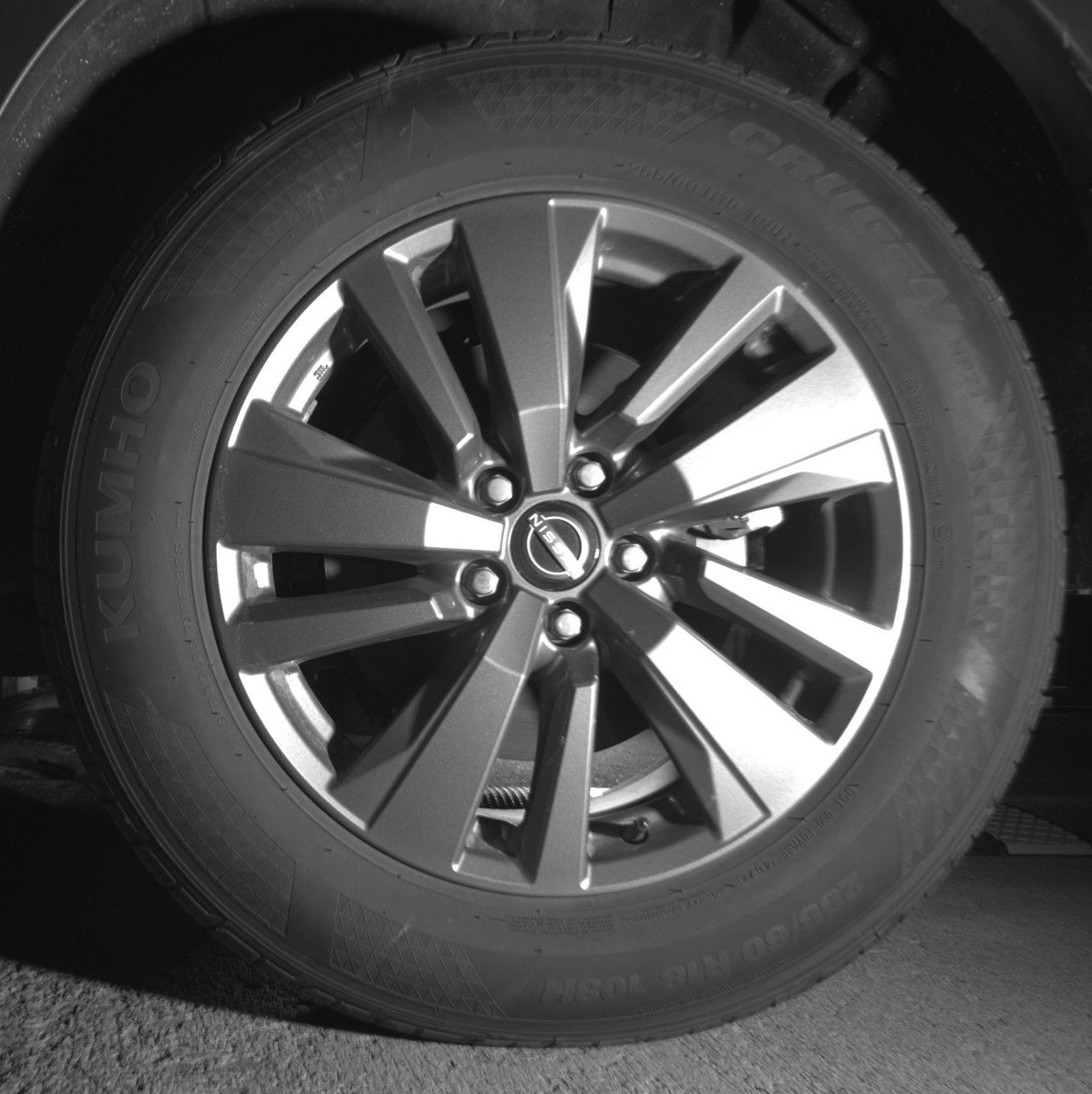 Used 2025 Nissan Pathfinder SV image 14