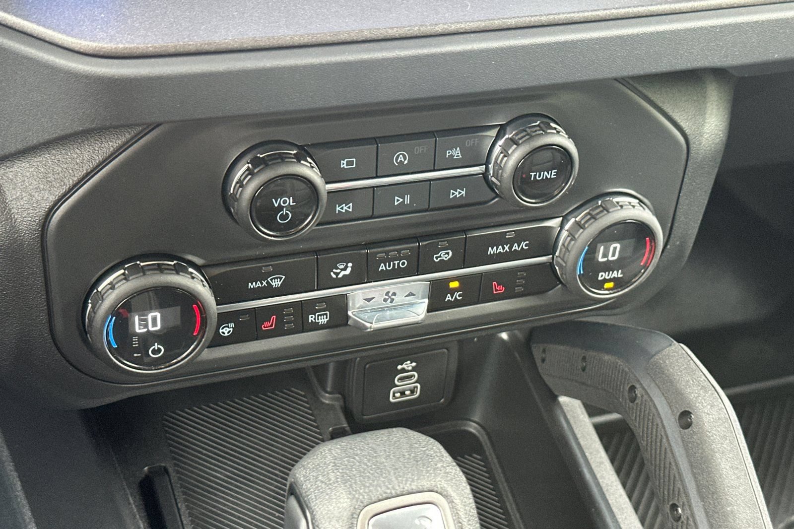 New 2026 Ford Bronco Badlands AWD/4WD image 21