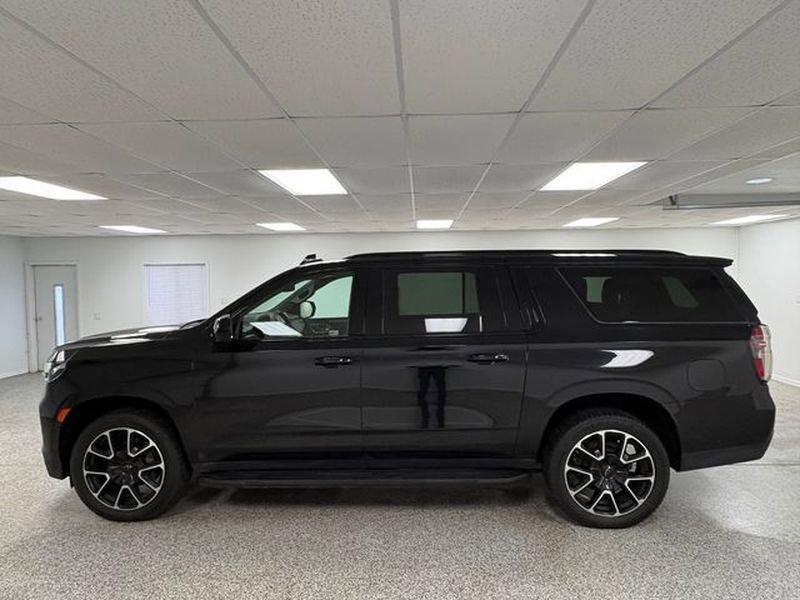 Used 2021 Chevrolet Suburban RST w/ Rear Media and Nav Package AWD/4WD image 4