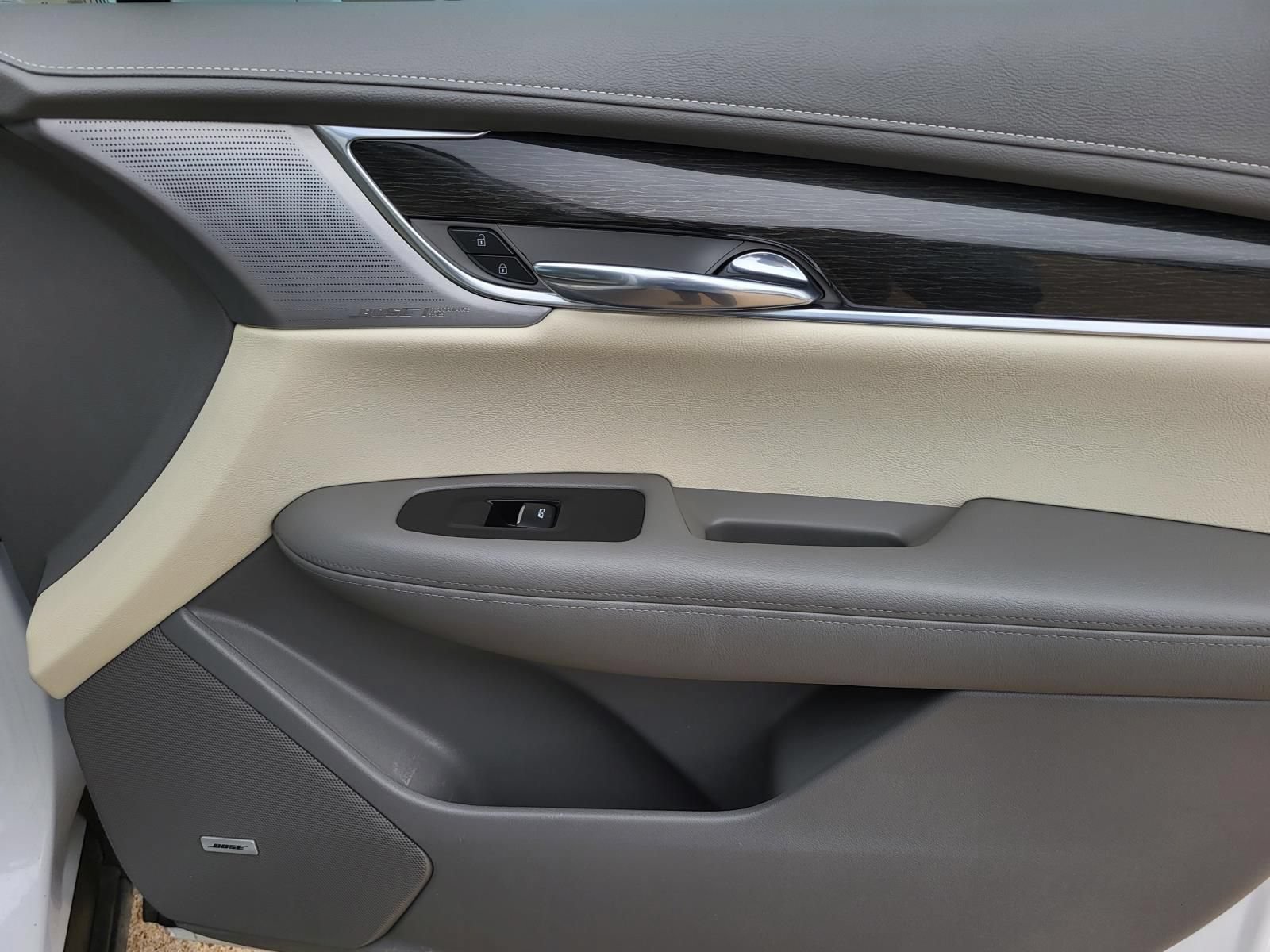 Used 2020 Cadillac XT6 Premium Luxury FWD image 7