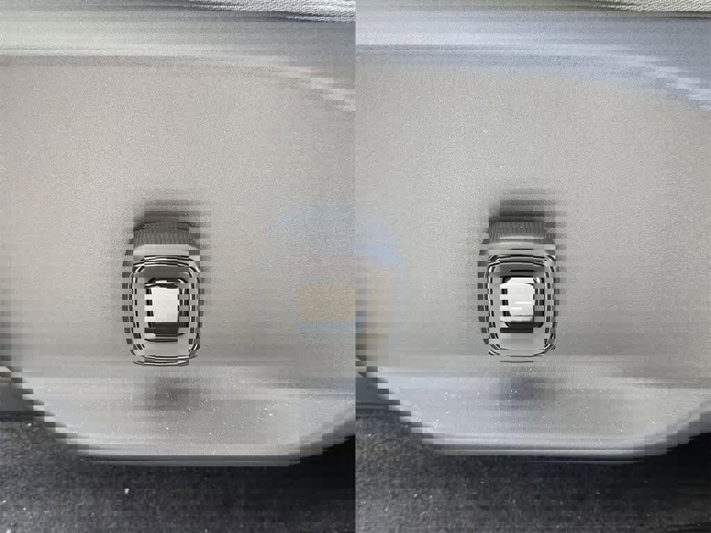 New 2026 Volvo EX30 Plus image 16