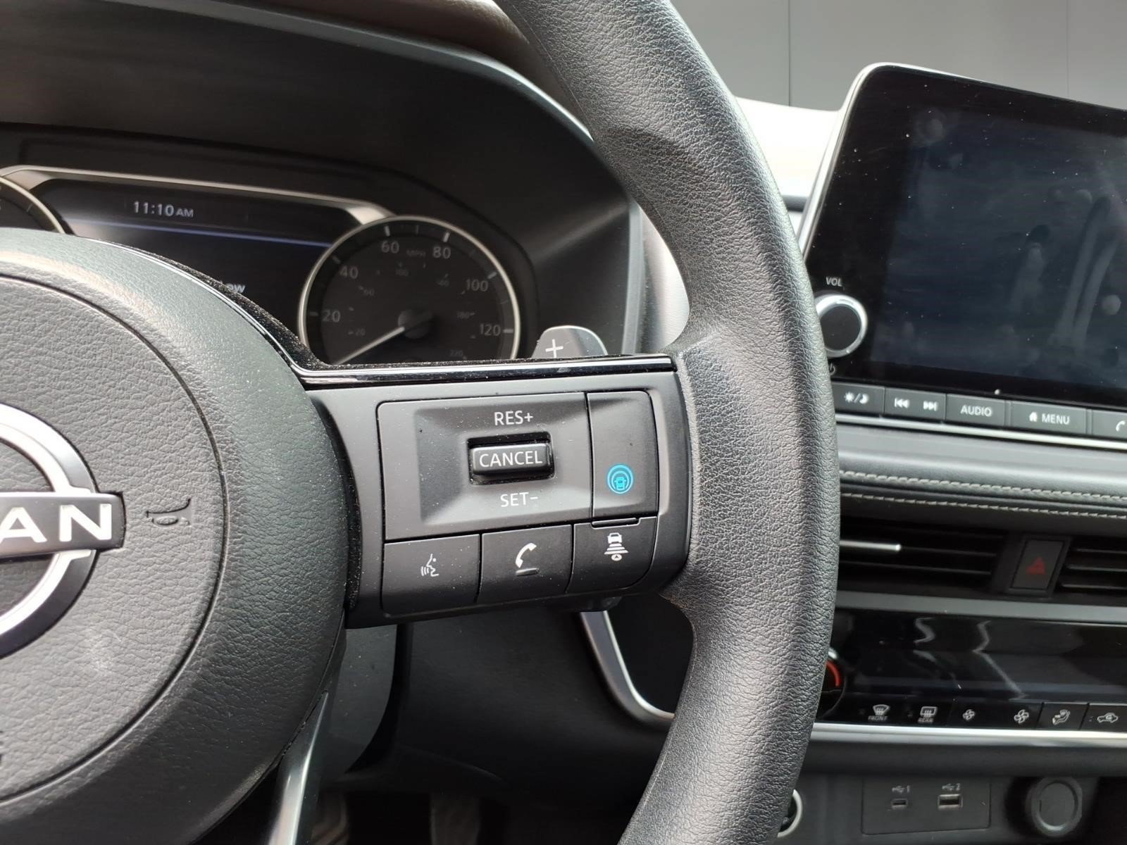 Used 2023 Nissan Rogue SV AWD/4WD image 9