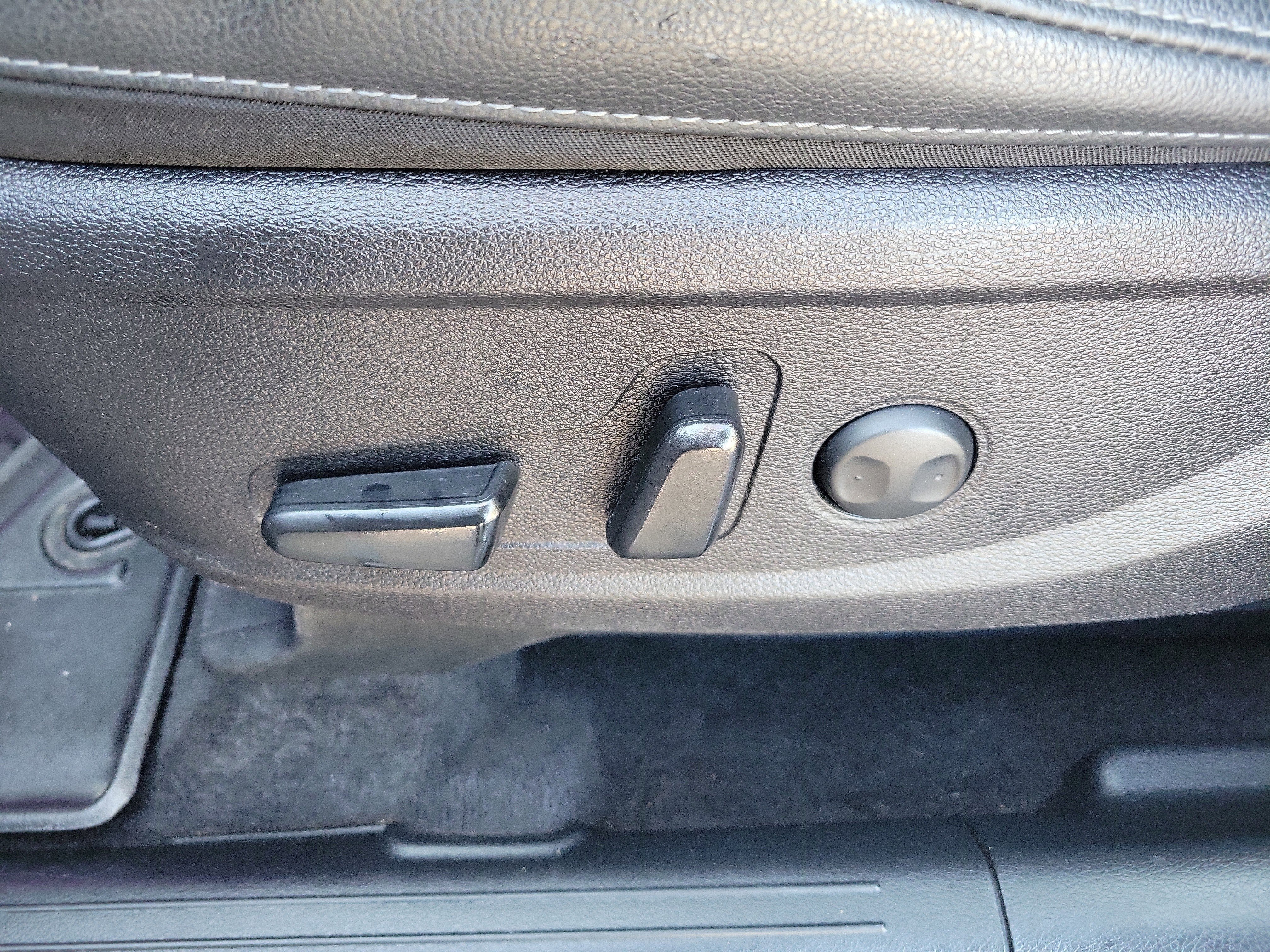 Used 2021 Kia Telluride EX w/ EX Premium Package image 25