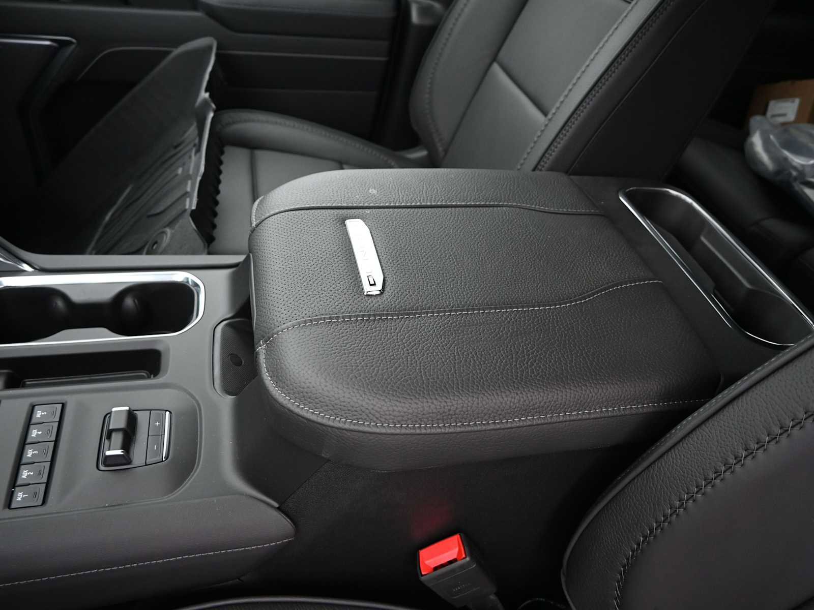 New 2026 GMC Sierra 2500 Denali w/ Denali Reserve Package image 15