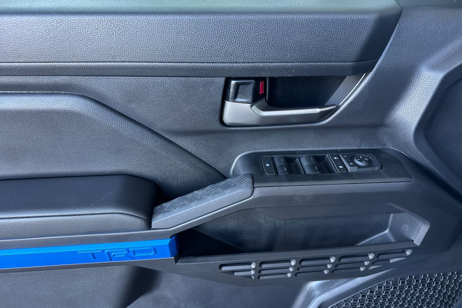 Certified 2026 Toyota Tacoma TRD Sport AWD/4WD image 17