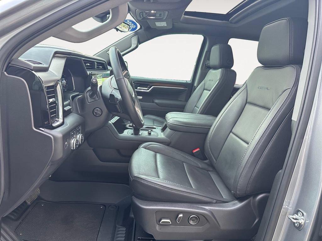 Used 2025 GMC Sierra 1500 Denali w/ Technology Package AWD/4WD image 9