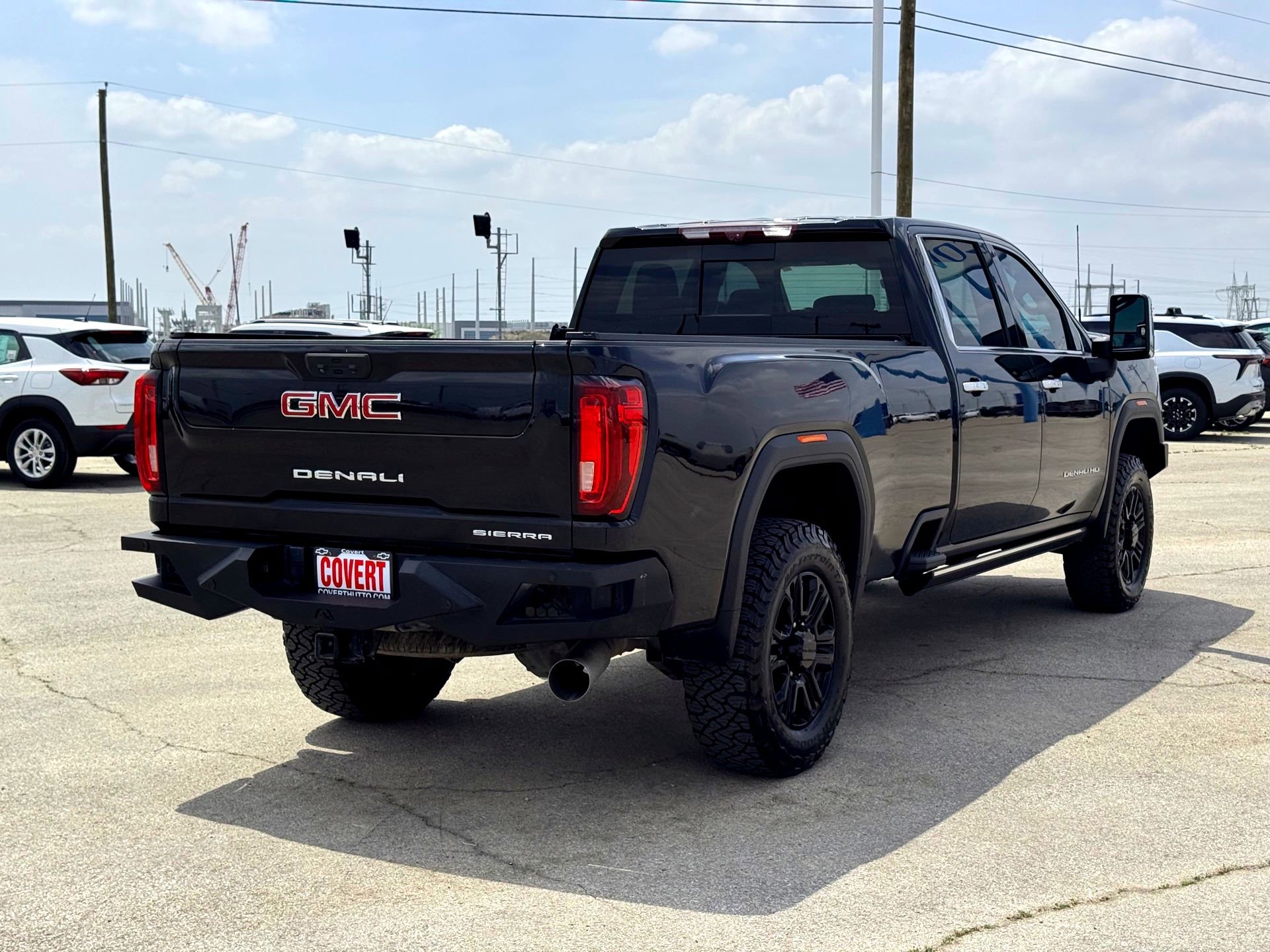 Used 2023 GMC Sierra 3500 Denali w/ Denali Black Diamond Edition image 7