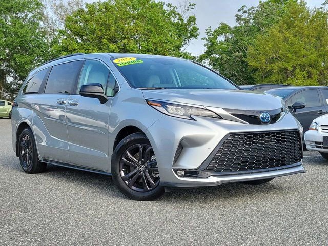 Used 2024 Toyota Sienna XSE w/ XSE Plus Package AWD/4WD image 37