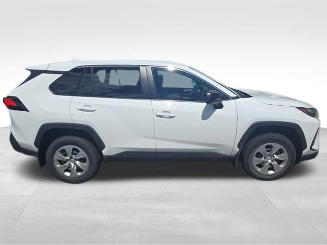 Used 2023 Toyota RAV4 LE image 10