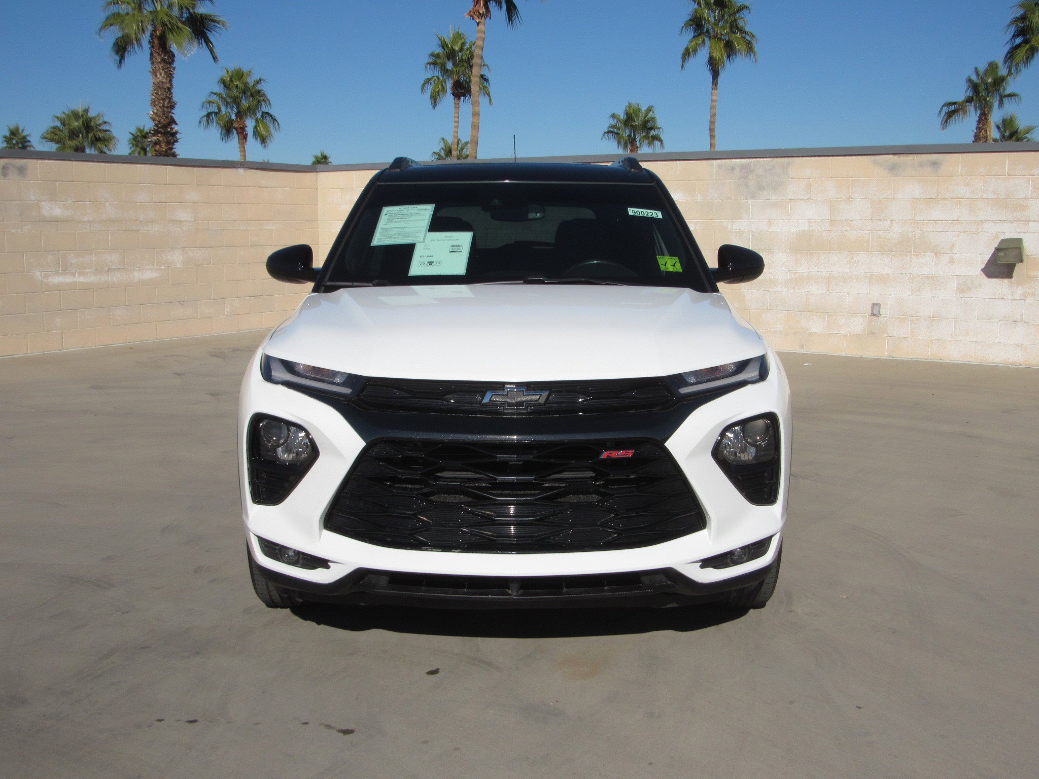Used 2023 Chevrolet TrailBlazer RS w/ Sun and Liftgate Package image 3