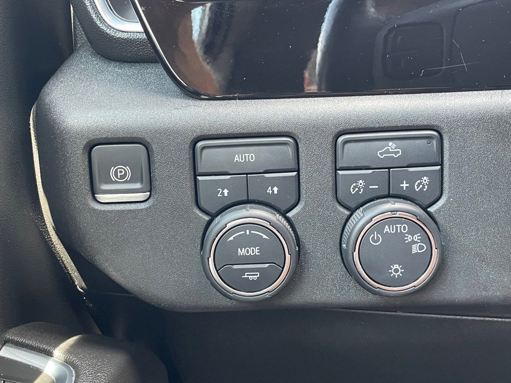 Used 2022 Chevrolet Silverado 1500 LT image 16