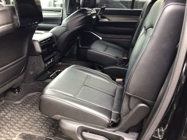 Used 2024 Jeep Wagoneer Series II image 3