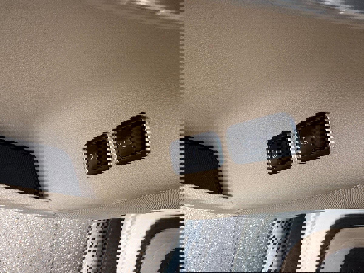 Used 2014 Mercedes-Benz GL 550 4MATIC image 29