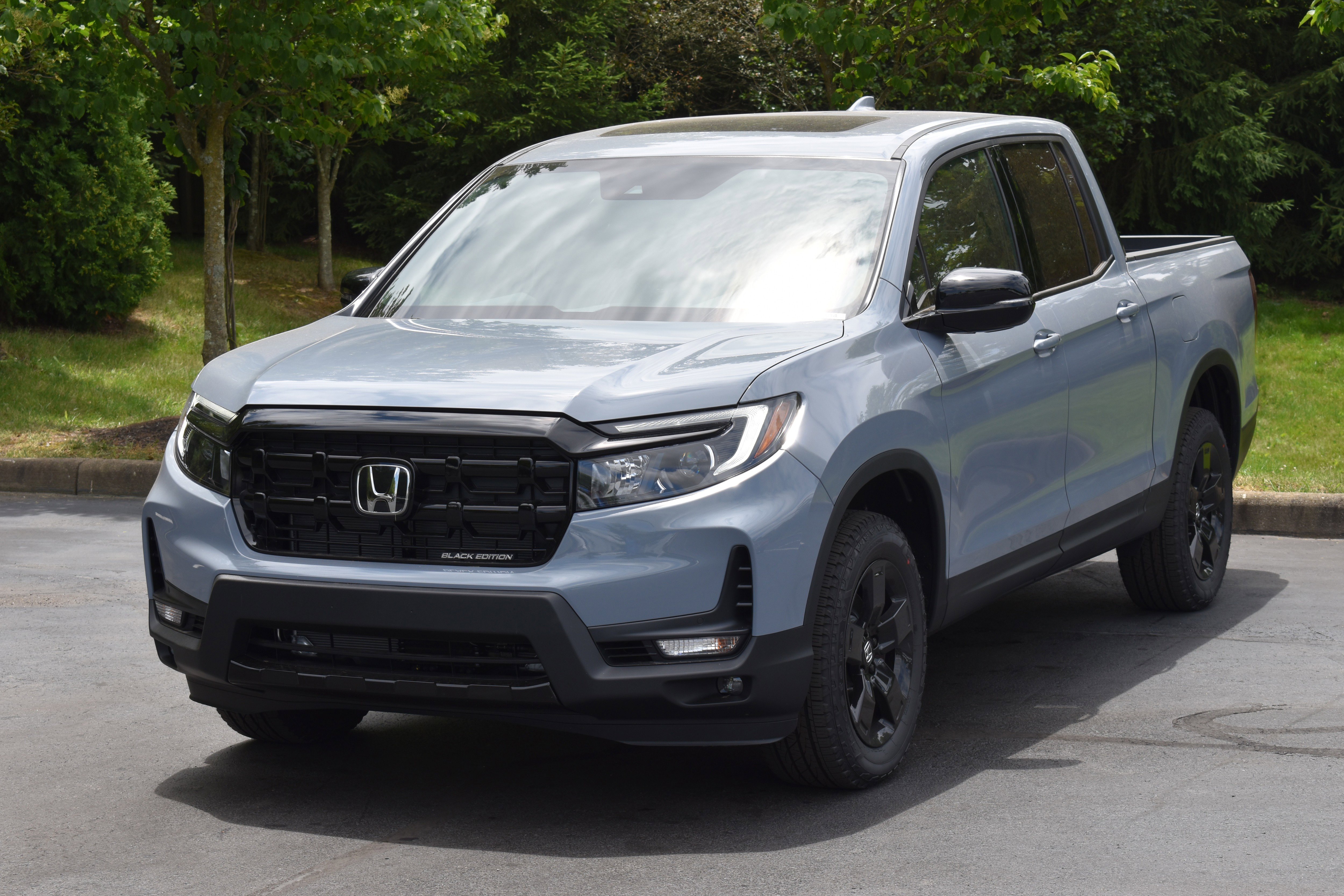 New 2026 Honda Ridgeline Black Edition image 3