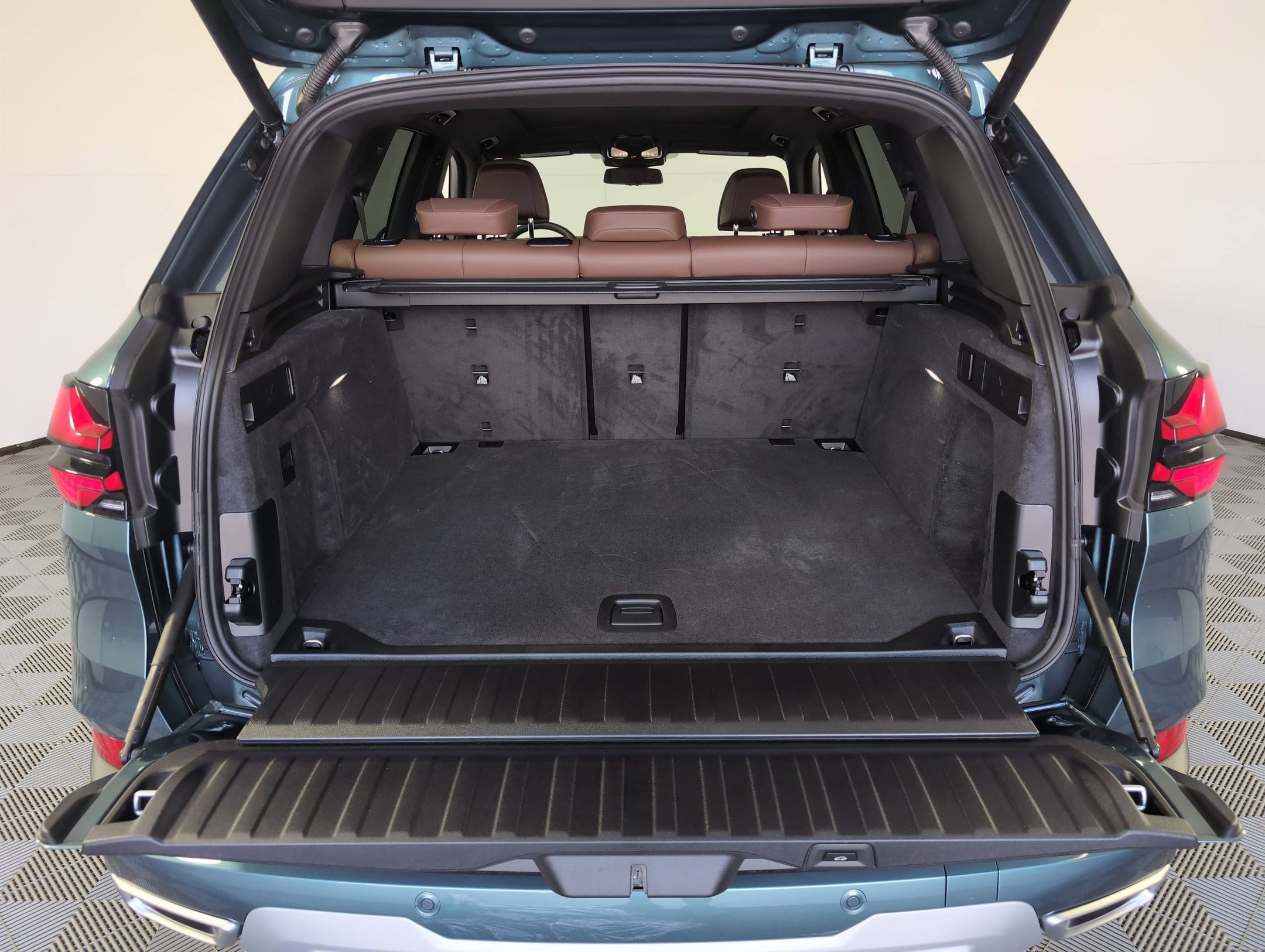 Used 2026 BMW X5 sDrive40i image 30