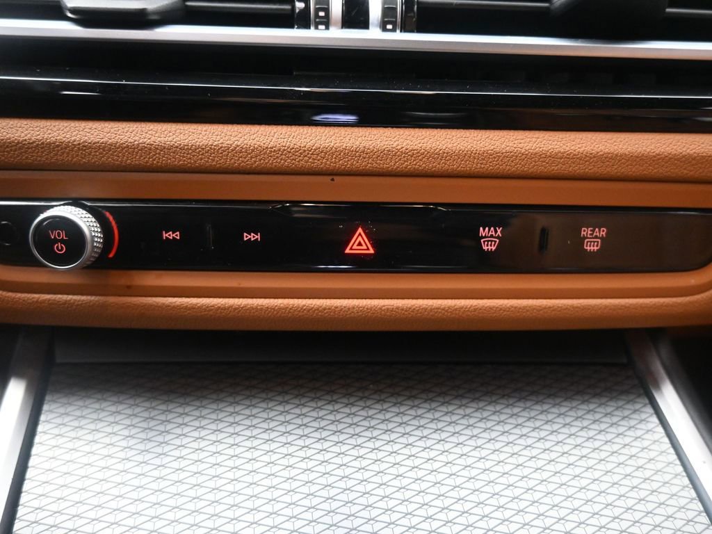 Used 2023 BMW M340i w/ Shadowloine Package image 33