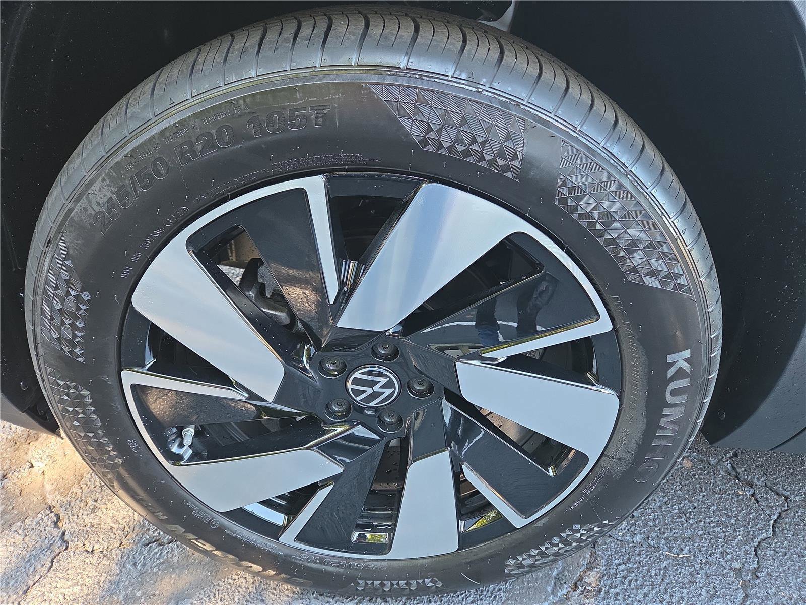 New 2026 Volkswagen Atlas Cross Sport SE image 10