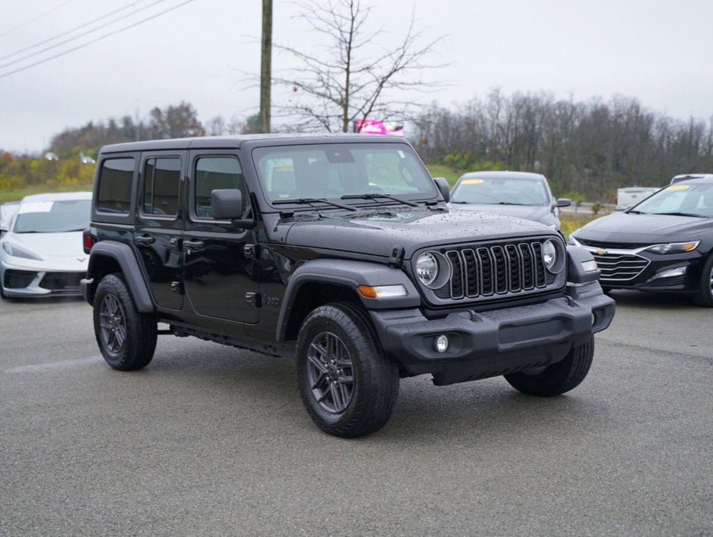 Used 2025 Jeep Wrangler Sport S image 3
