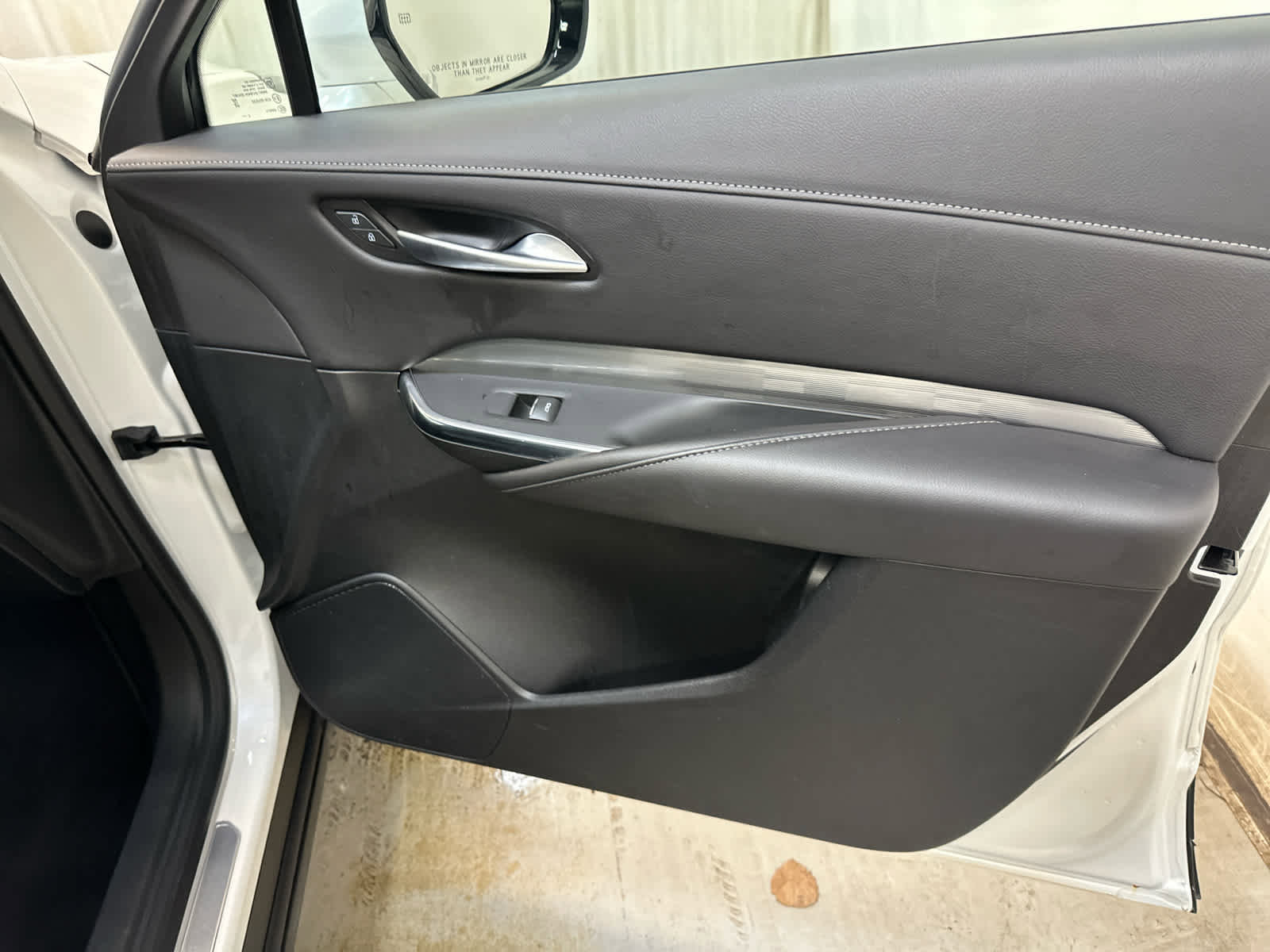 Used 2024 Cadillac XT4 Premium Luxury image 28