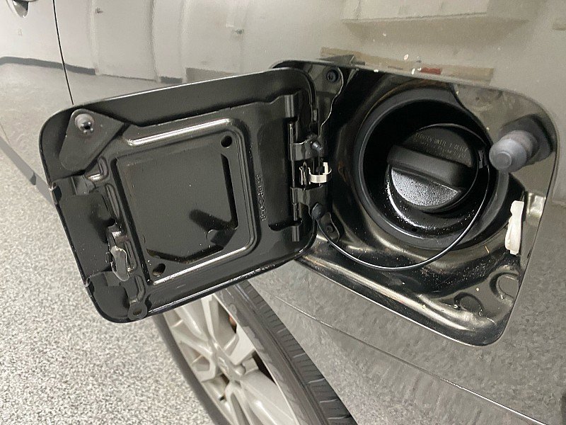 Used 2015 Nissan Pathfinder SV w/ Cargo Package image 28