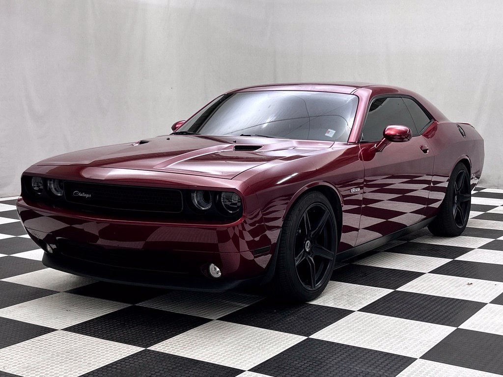 Used 2014 Dodge Challenger SXT RWD image 4