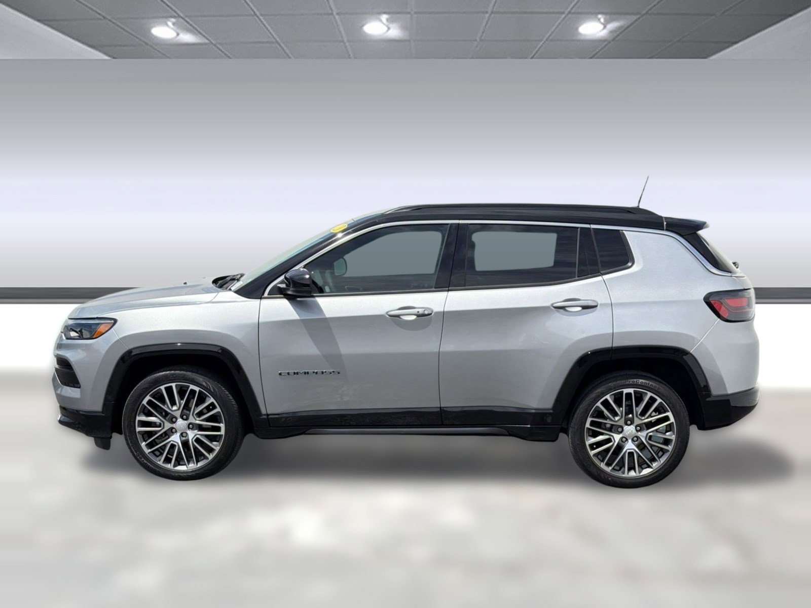 Used 2023 Jeep Compass Limited w/ Elite Group AWD/4WD image 2