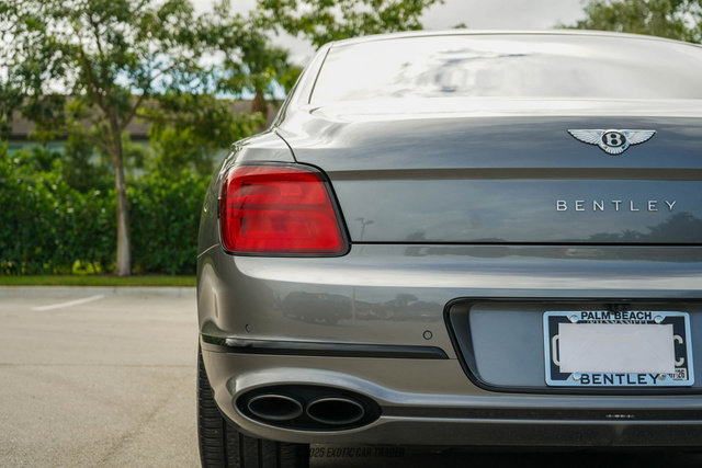 Used 2022 Bentley Flying Spur Plug-In Hybrid image 85