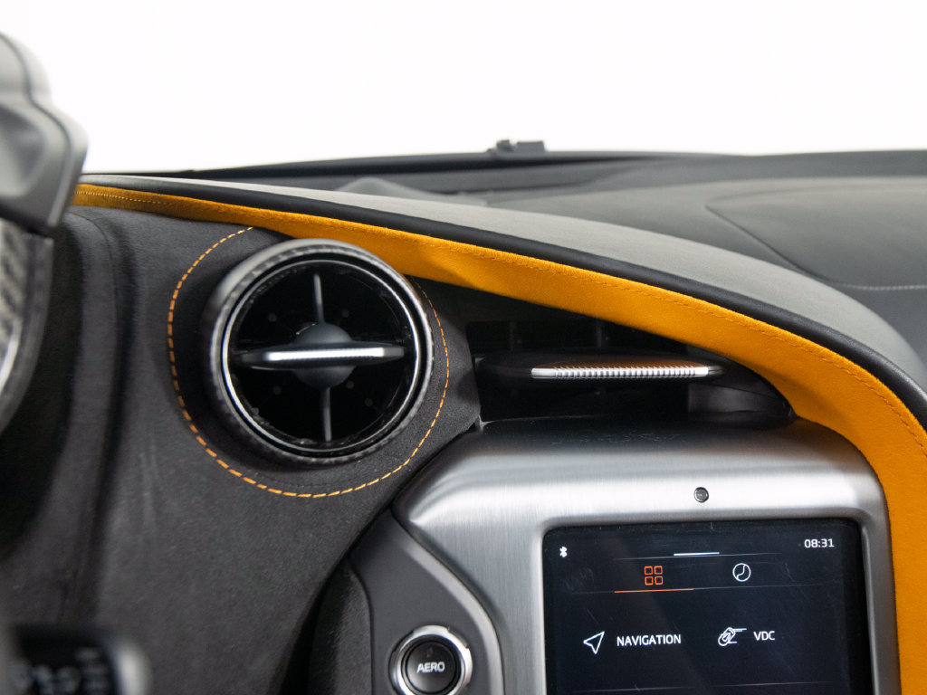 Used 2024 McLaren 750S Spider RWD image 25