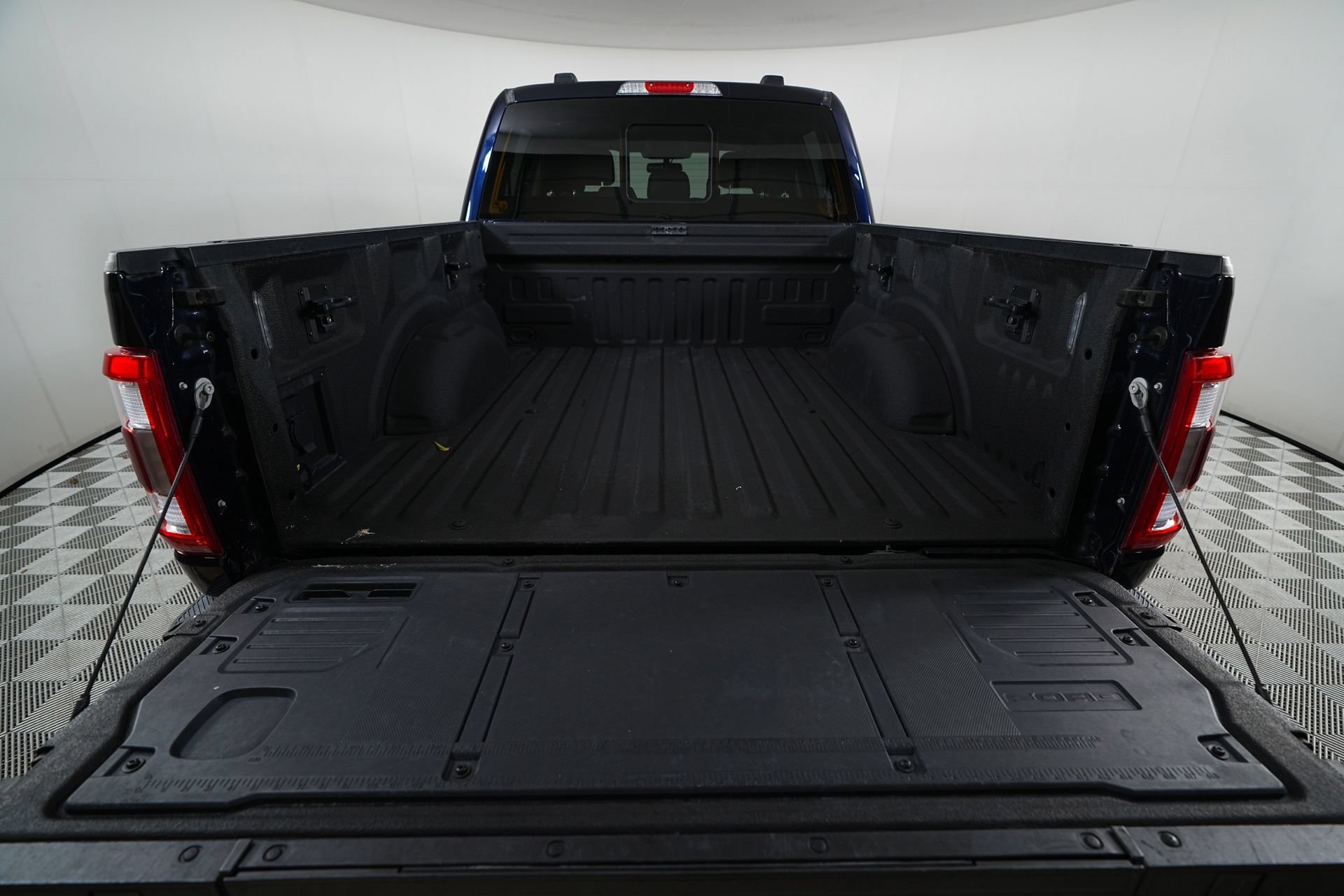 Used 2022 Ford F150 Lariat w/ Max Trailer Tow Package AWD/4WD image 10
