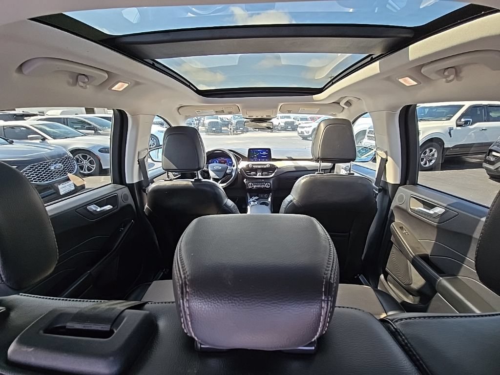 Used 2021 Ford Escape Titanium w/ Titanium Elite Package AWD/4WD image 3