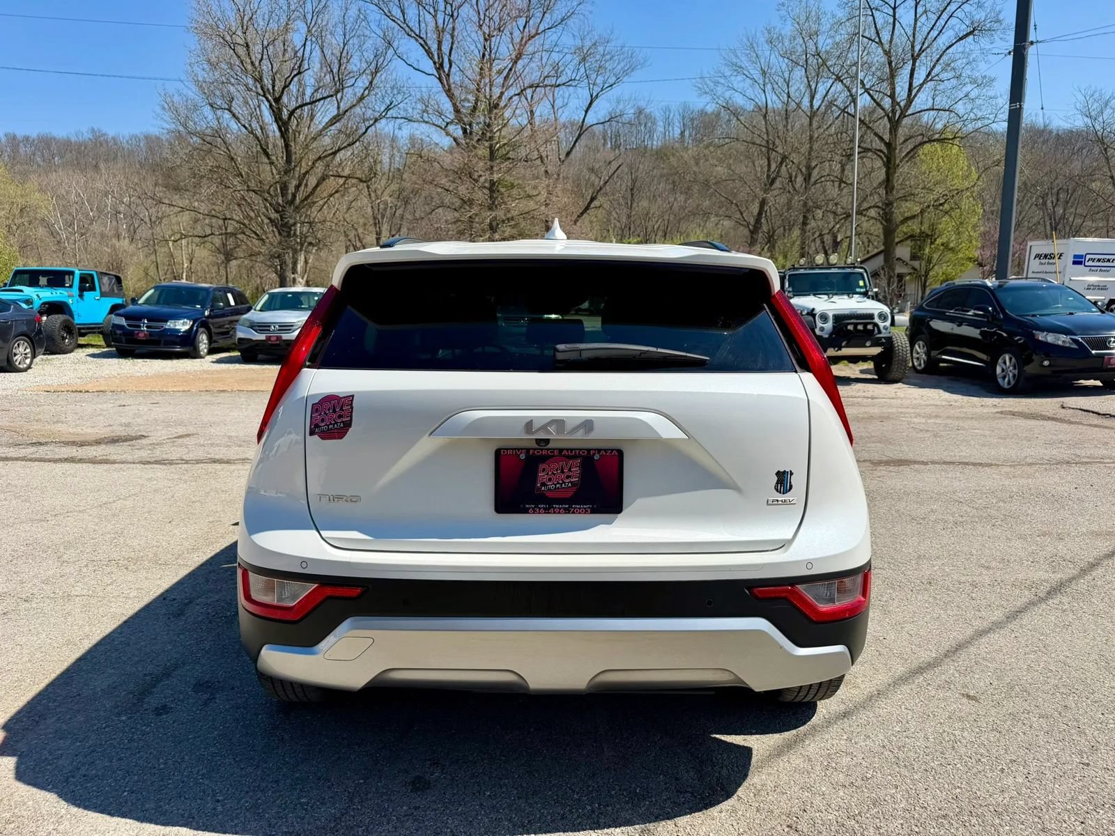 Used 2024 Kia Niro EX w/ EX Cold Weather Package FWD image 6