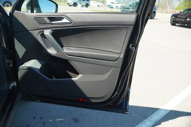 Used 2018 Volkswagen Tiguan SEL image 21