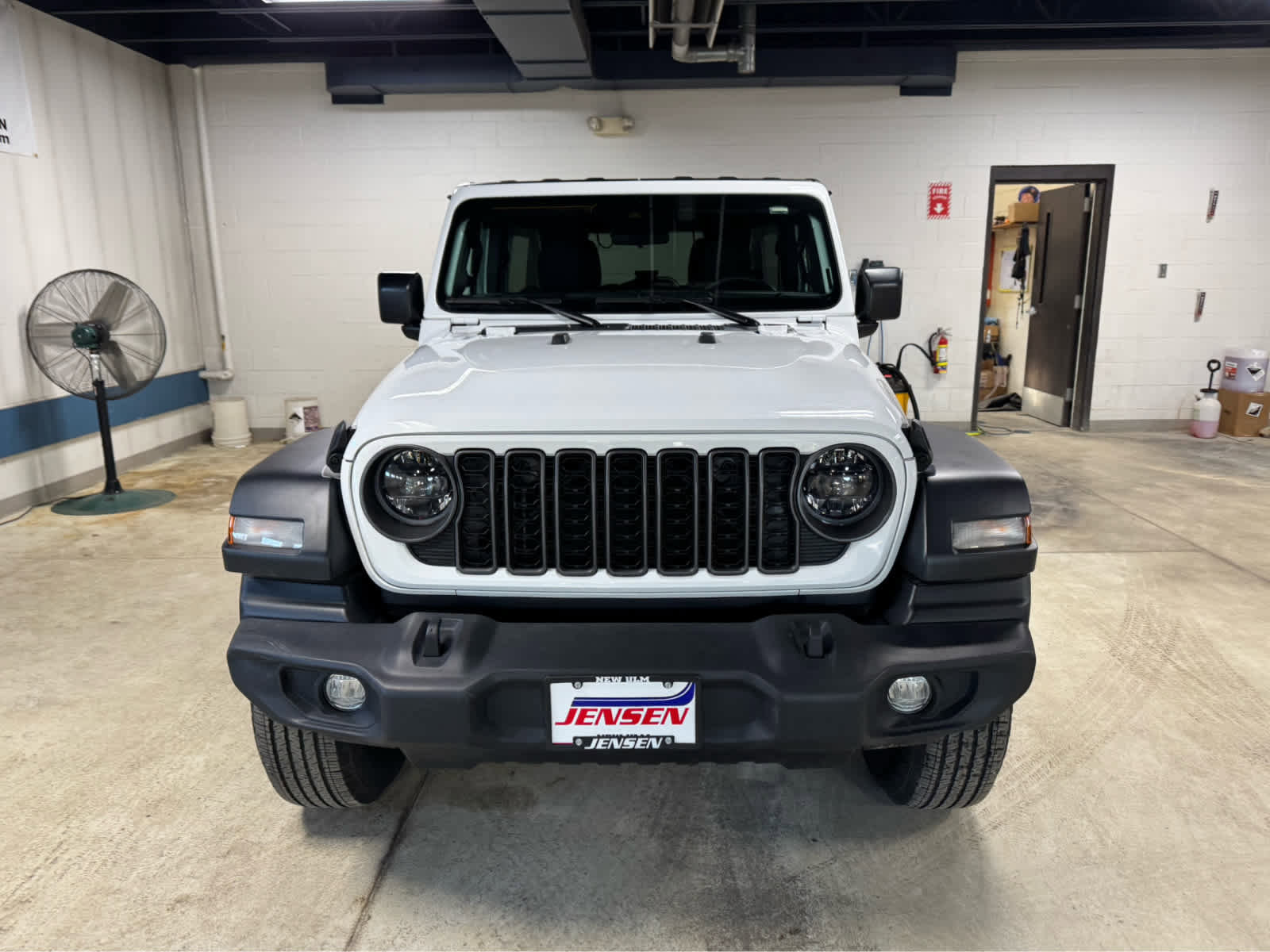 Used 2024 Jeep Wrangler Sport S image 2