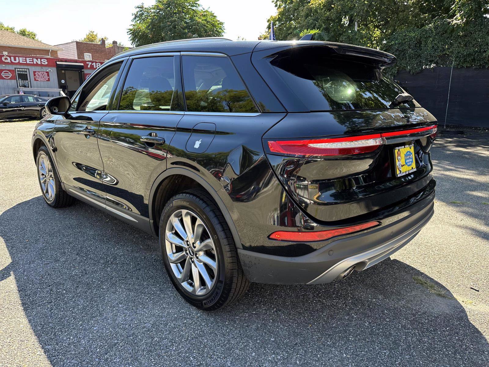 Used 2022 Lincoln Corsair AWD w/ Premium Package image 5