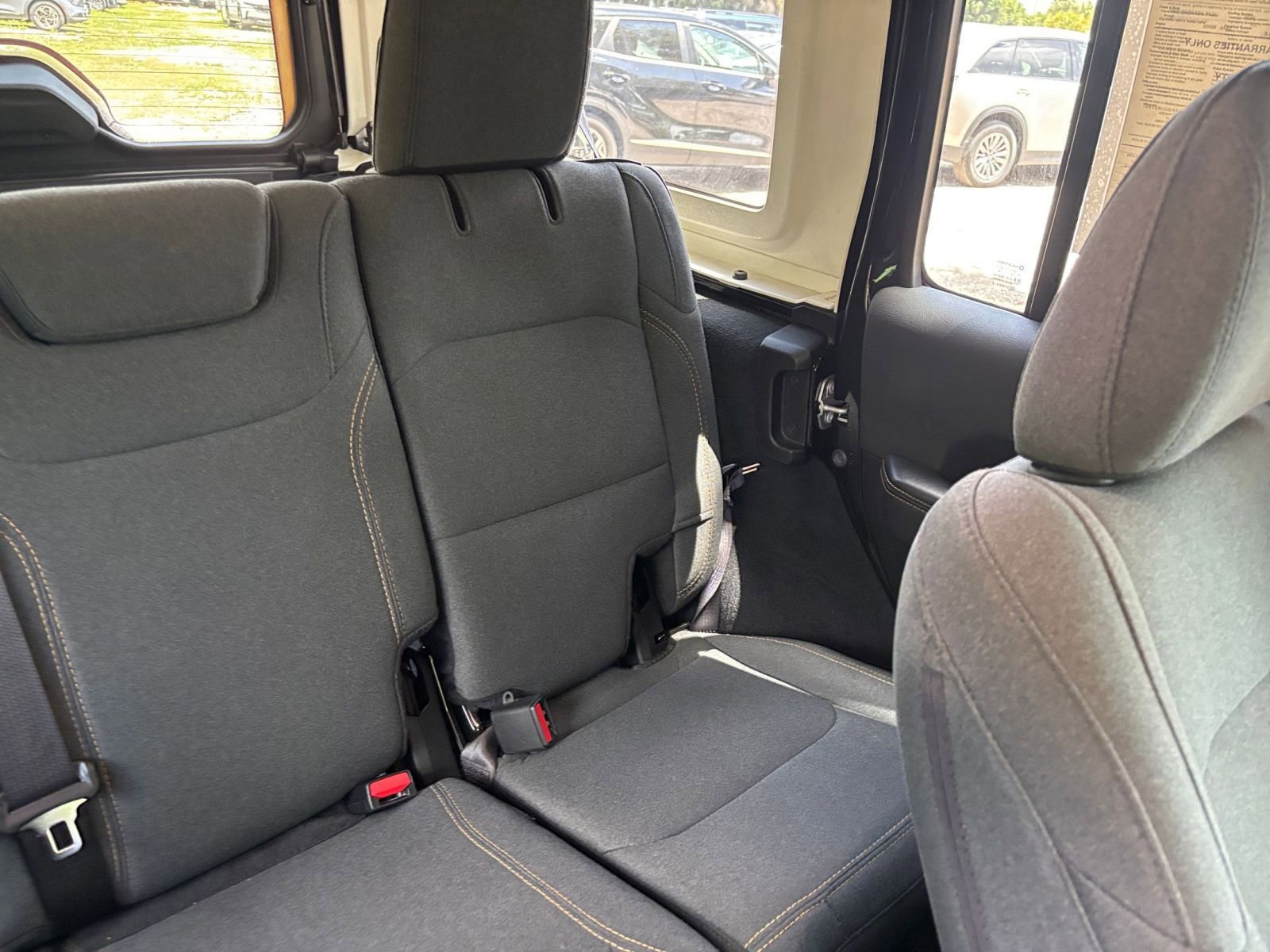 Used 2025 Jeep Wrangler Unlimited Sahara AWD/4WD image 38