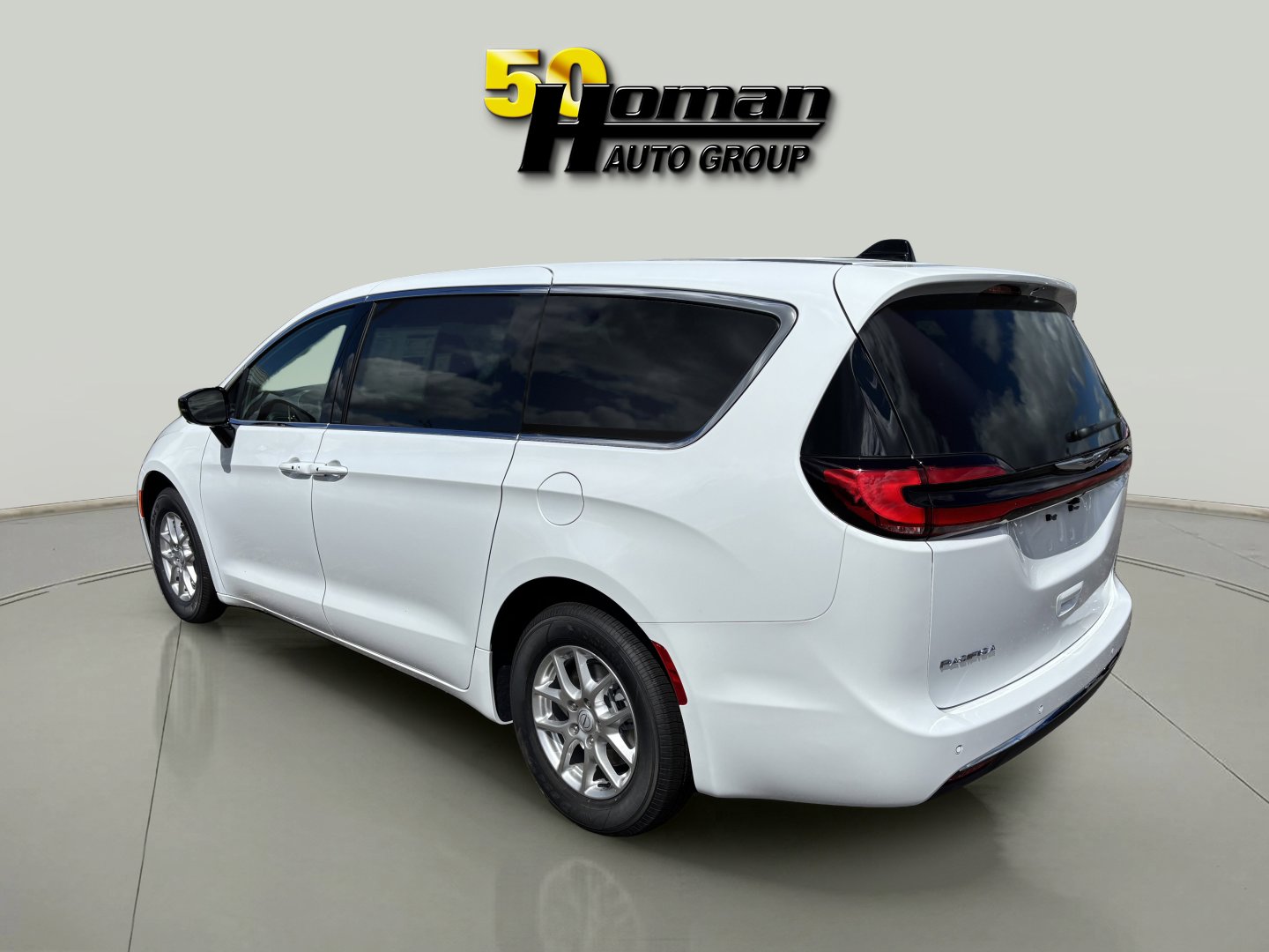 New 2026 Chrysler Pacifica Select image 3