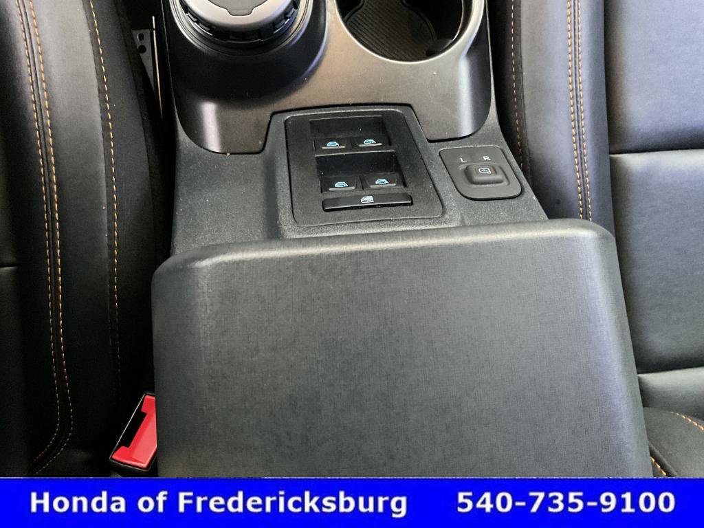 Used 2022 Ford Bronco Badlands image 35