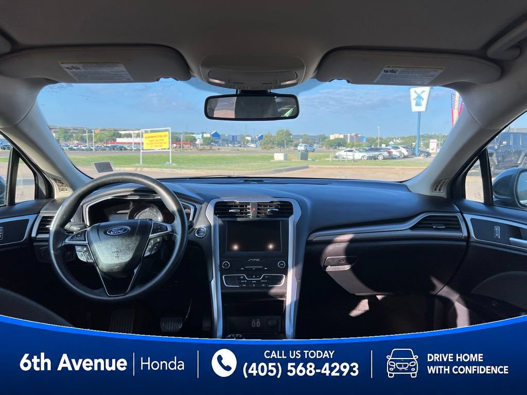 Used 2020 Ford Fusion SE FWD image 19