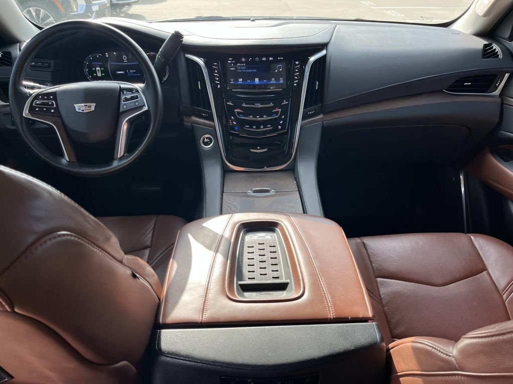 Used 2017 Cadillac Escalade Premium Luxury RWD image 10