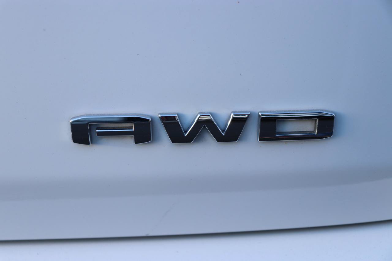Used 2024 GMC Terrain SLE AWD/4WD image 54