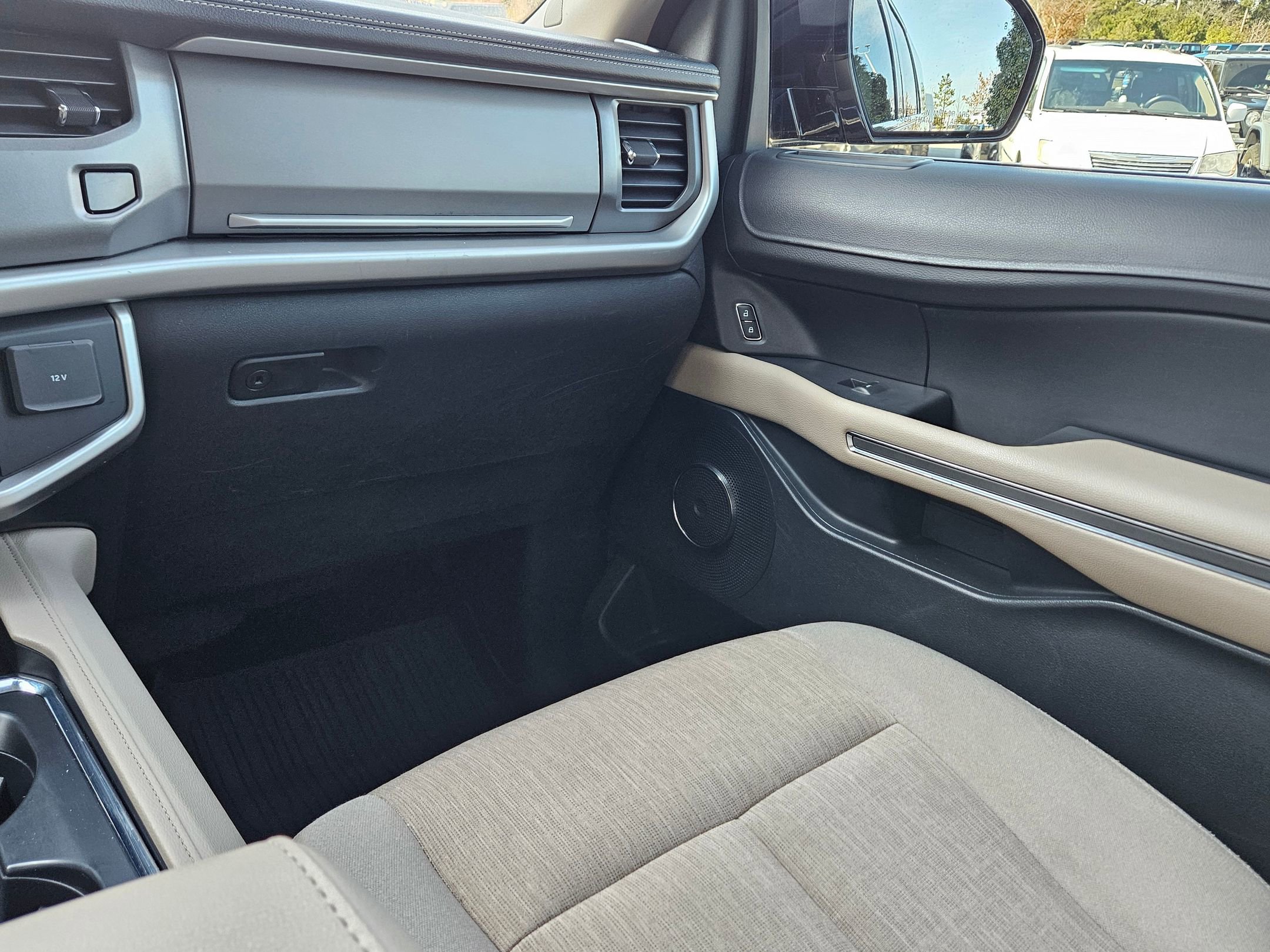 Used 2022 Ford Expedition Max XLT image 11