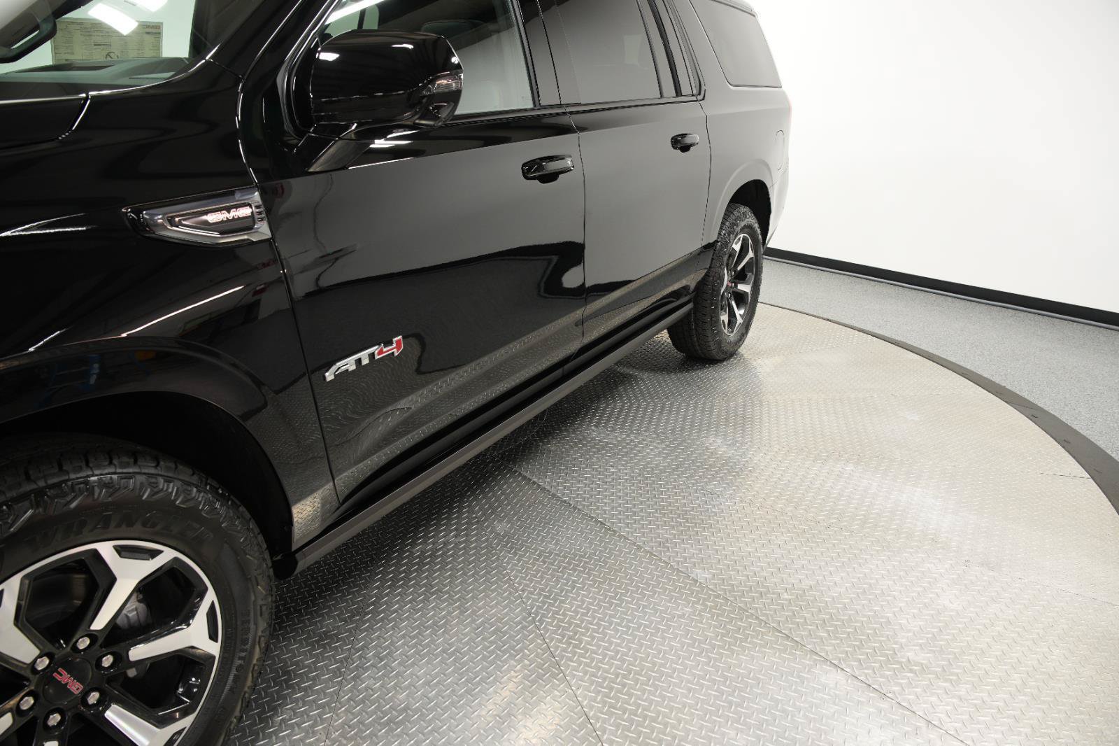 New 2026 GMC Yukon XL AT4 w/ AT4 Premium Plus Package AWD/4WD image 6