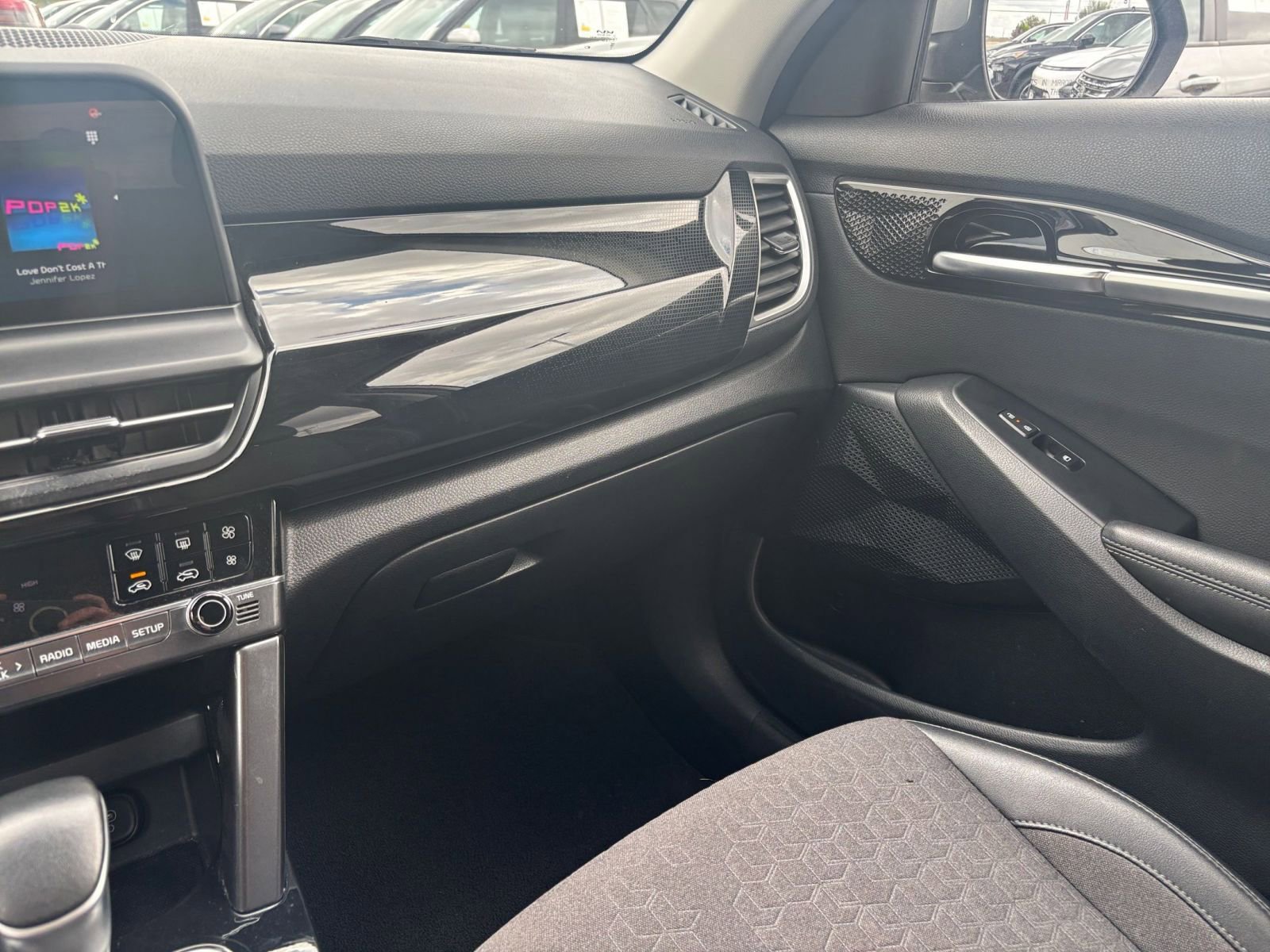 Used 2025 Kia Seltos S image 36
