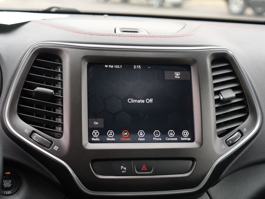 Used 2019 Jeep Cherokee Trailhawk image 19