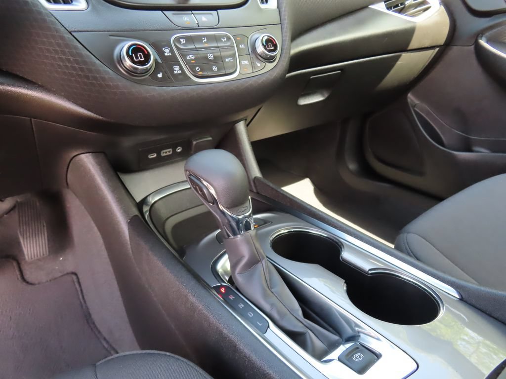 Used 2024 Chevrolet Malibu LT FWD image 18